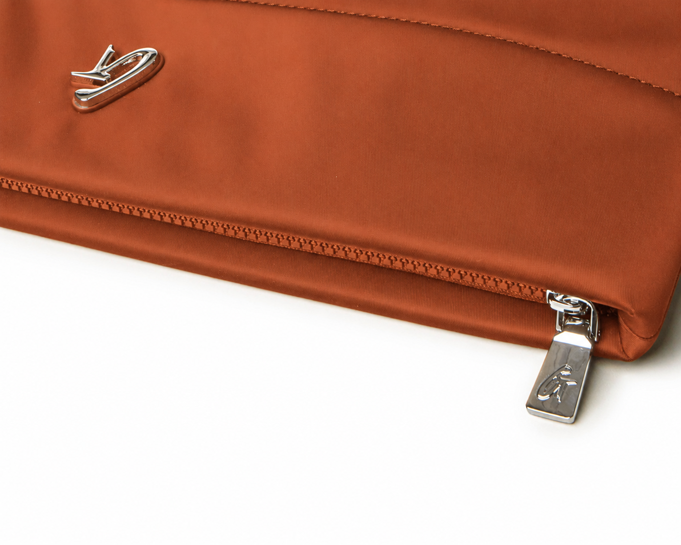 NYLON LAPTOP SLEEVE - BROWN