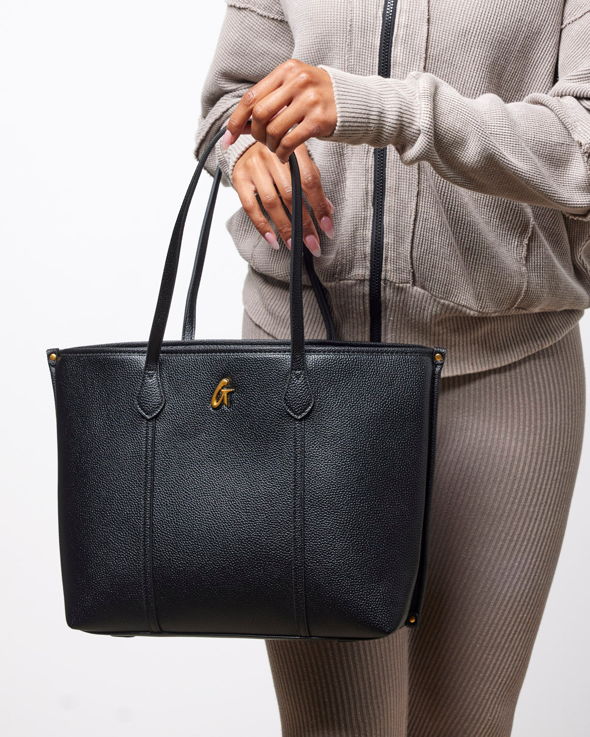PEBBLE SLEEK TOTE - BLACK