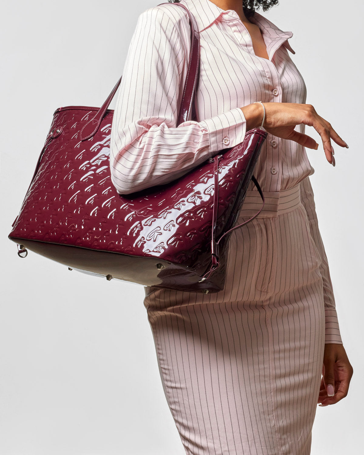 MONOGRAM GLAM TOTE WITH WRISTLET - MIRROR BURGUNDY