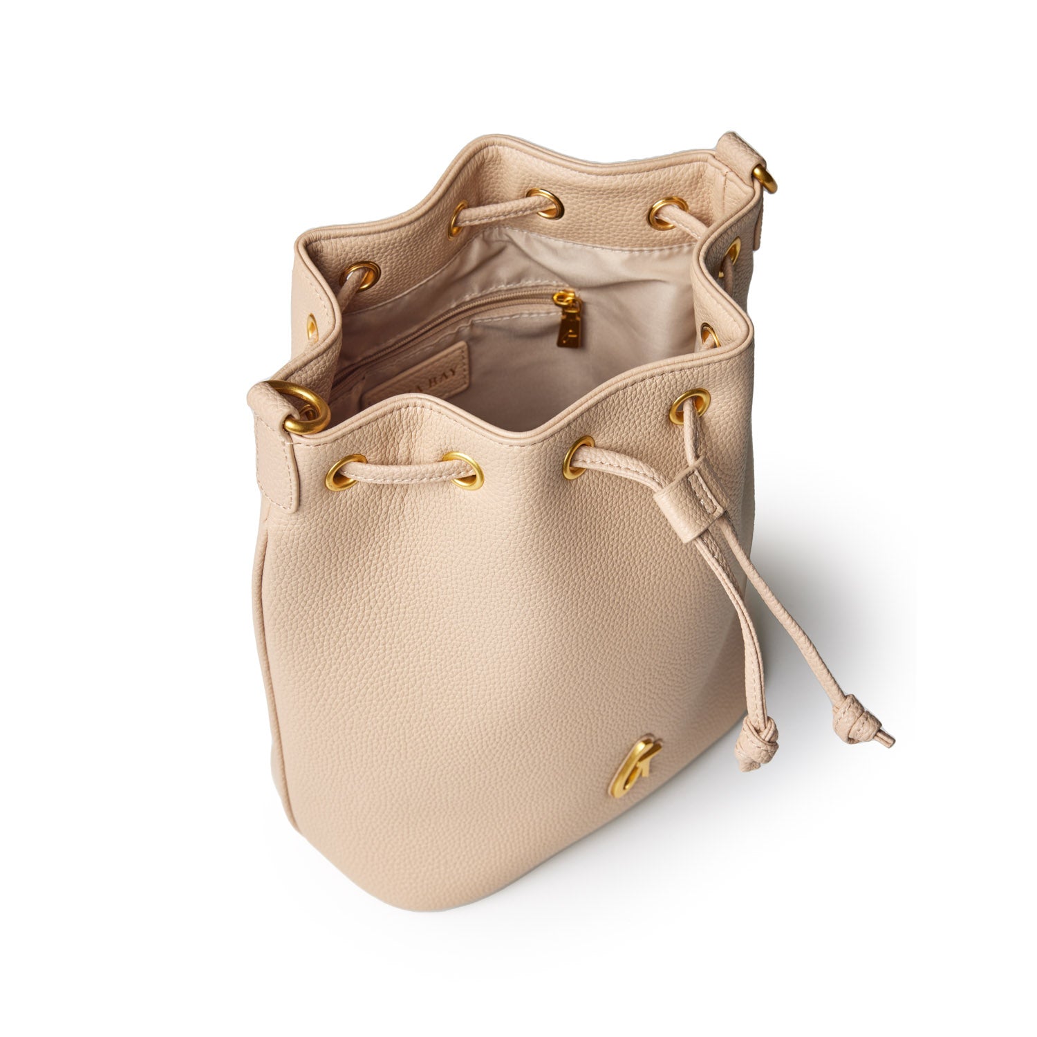 PEBBLE MEDIUM BUCKET BAG NUDE